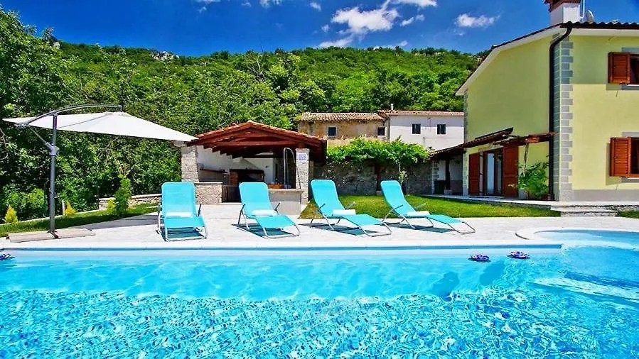 Lupoglav  Villa Bella Vista Near Ucka Nature Park 0*, Lupoglav (Istria) קרואטיה